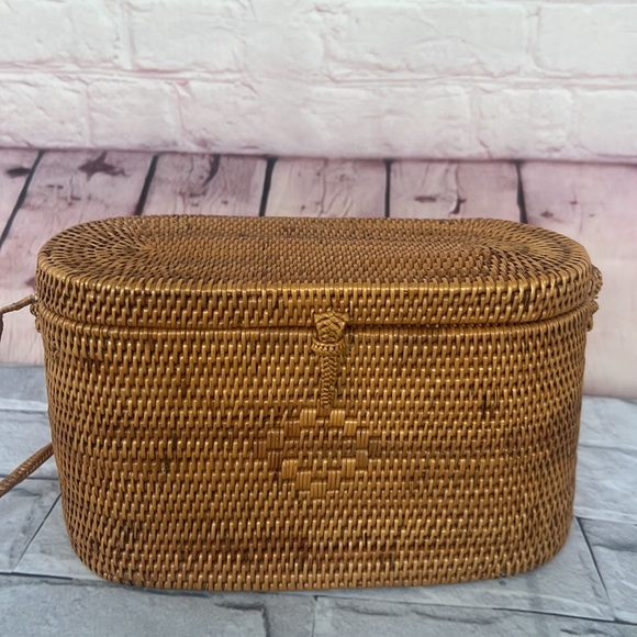 VINTAGE Sling rattan shoulder brown woven bag - Picture 1 of 4